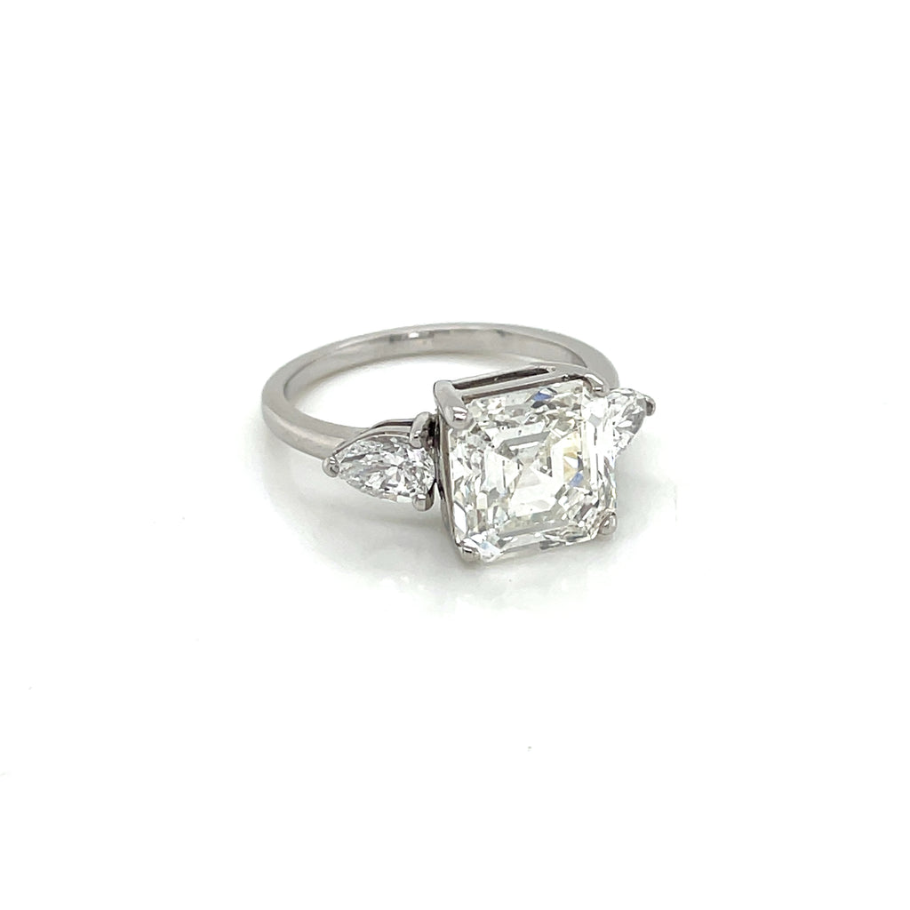 Solitaire diamond ring Square Emerald cut4.53