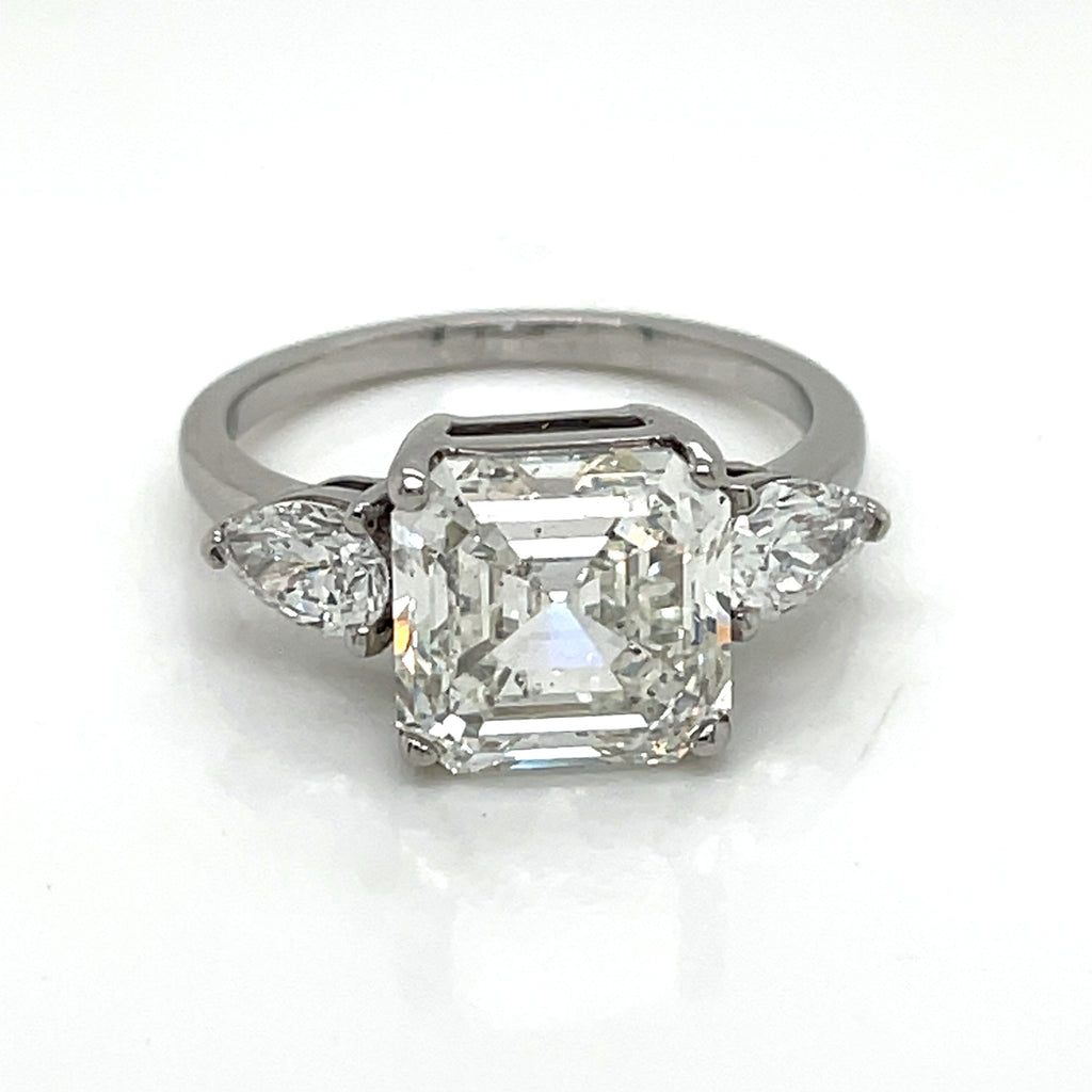 Solitaire diamond ring Square Emerald cut4.53