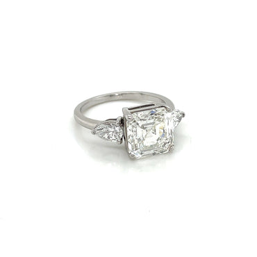 Solitaire diamond ring Square Emerald cut4.53