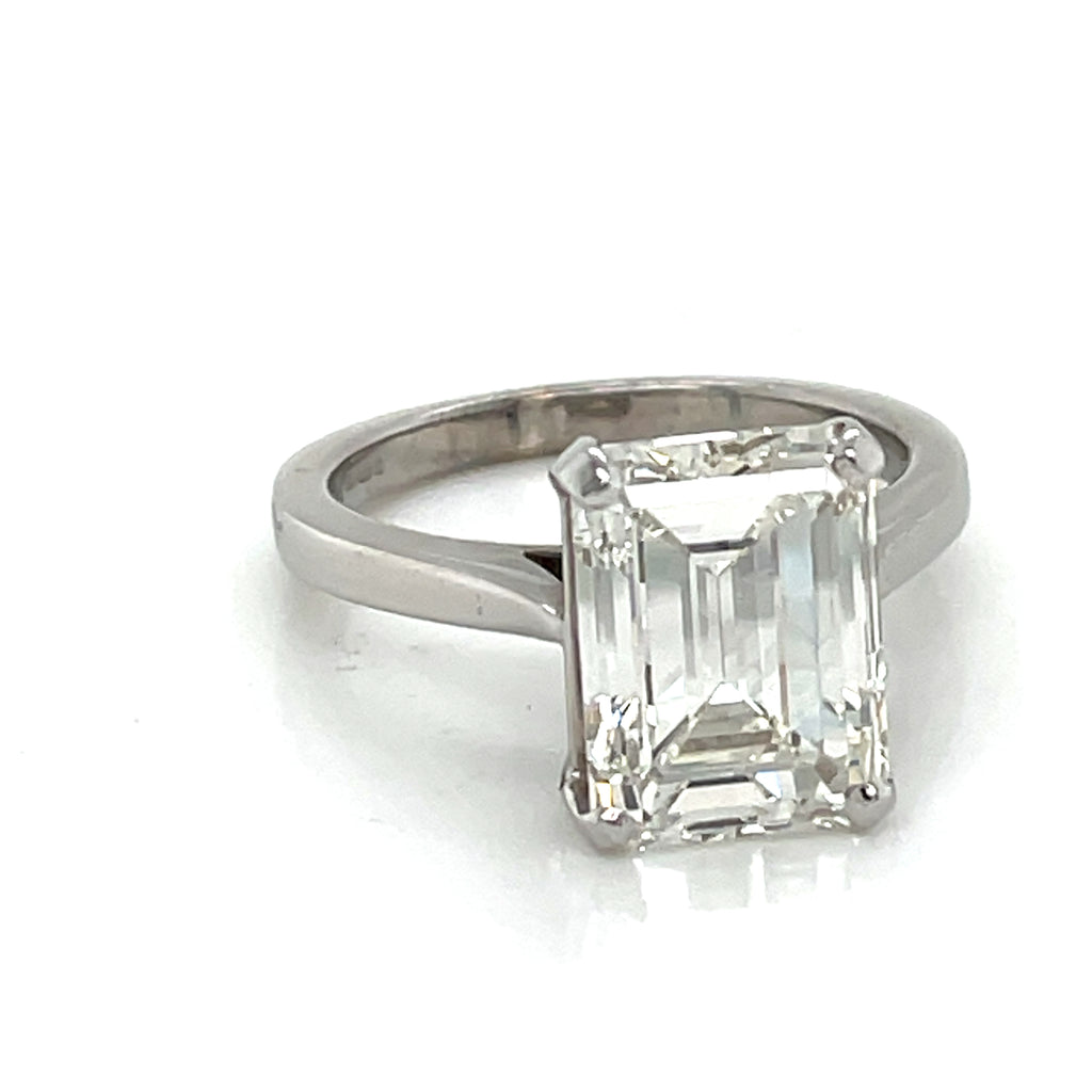 Solitare Diamond Emerald cut ring 5.02 ct