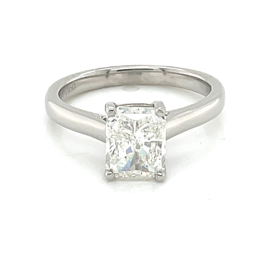 Solitaire Radiant cut diamond ring 2.00ct