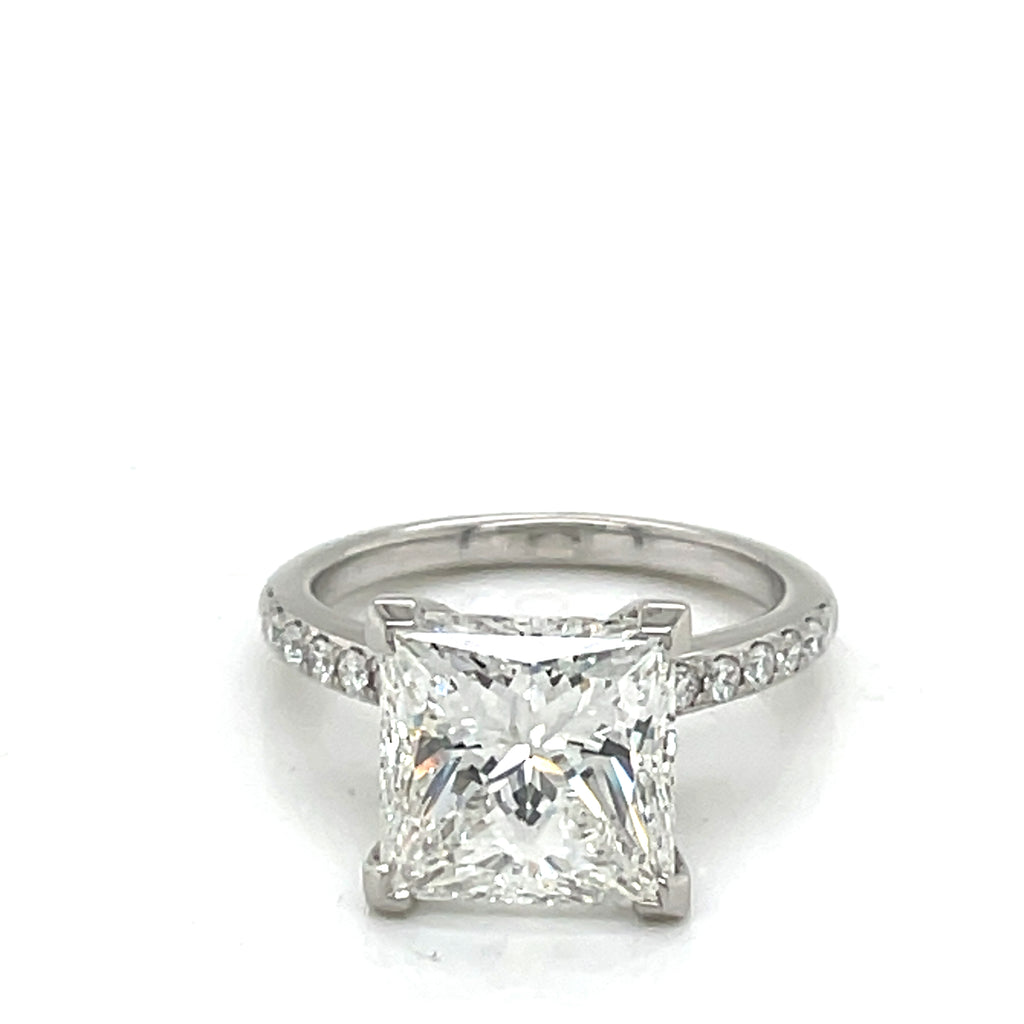 The Solitaire ring with Princess cut diamond 5.08 ct