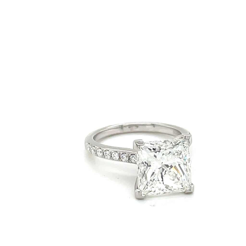 The Solitaire ring with Princess cut diamond 5.08 ct