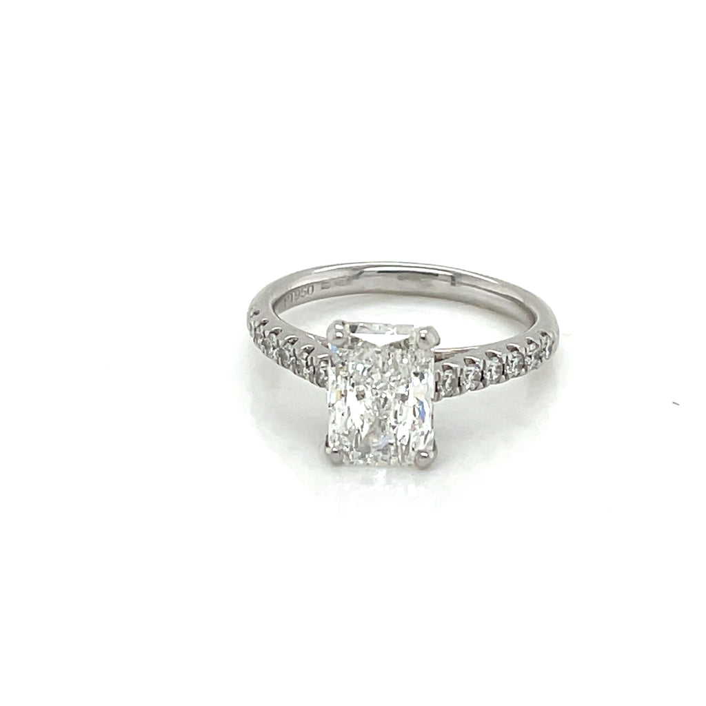 Solitaire diamond ring Radiant cut 2.01 ct