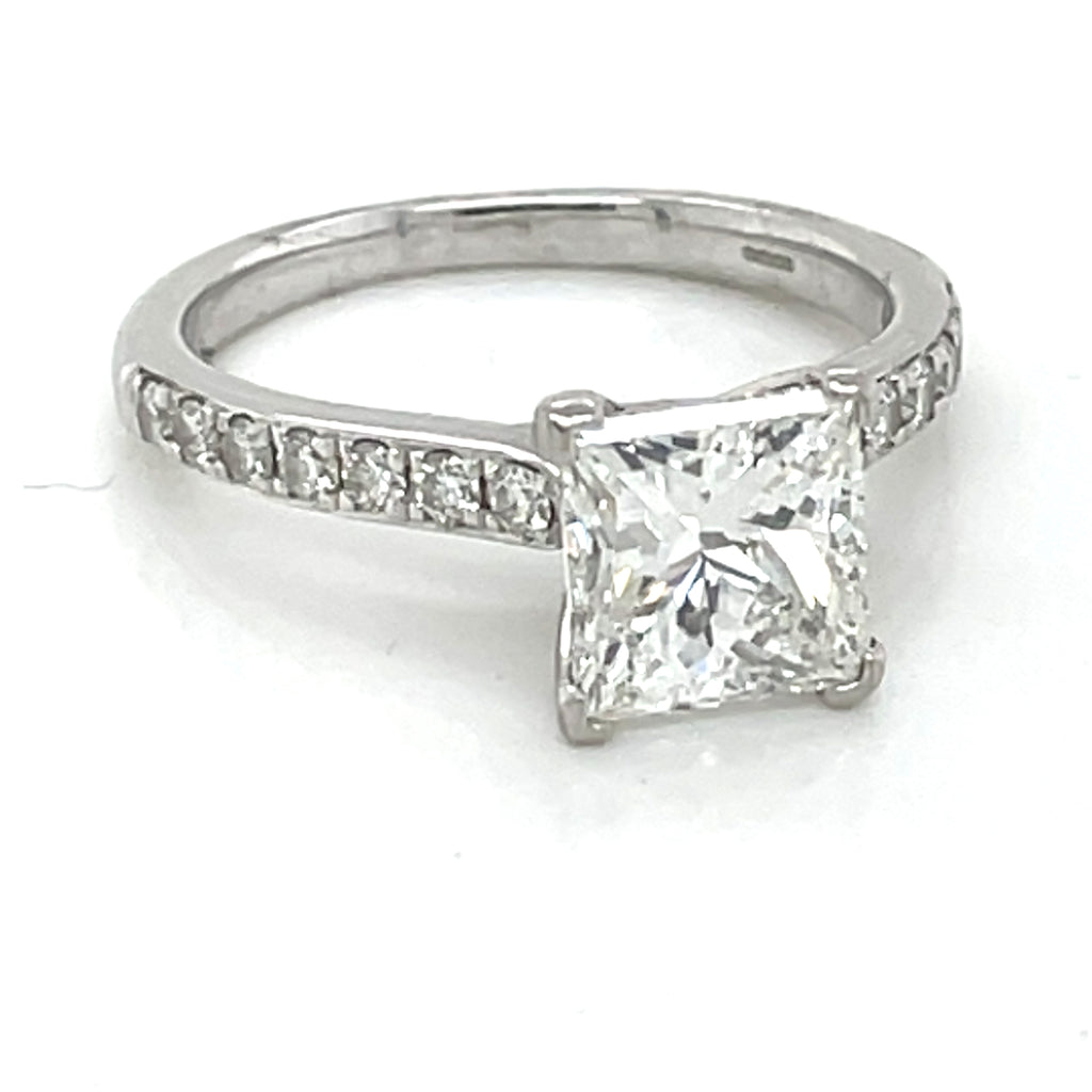 Solitare diamond ring Princess cut Brilliant 2.02 ct